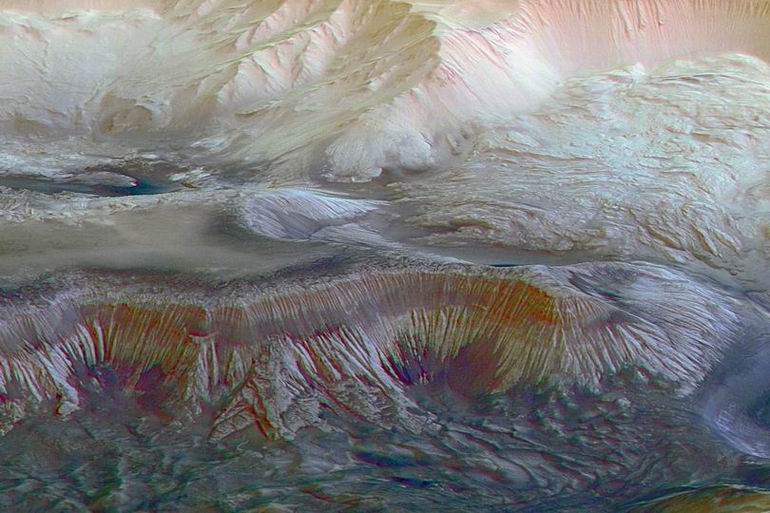 Hebes Chasma