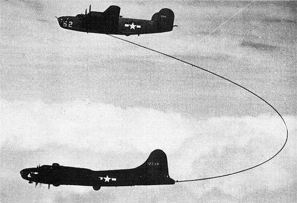 WW2 AIR-TO-AIR REFUELING EXPERIMENT, B-24 TO B-17