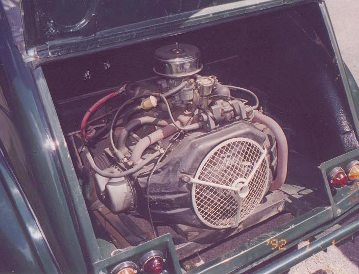 Citroen_2CV_Sahara_rear_engine